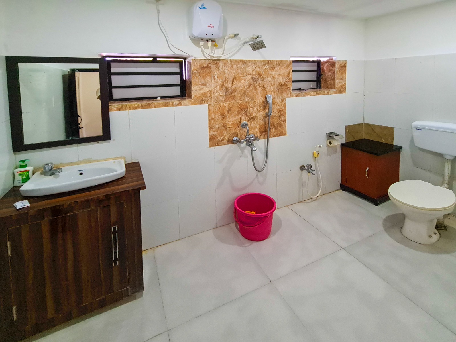 Gallery Cottage AC no 104